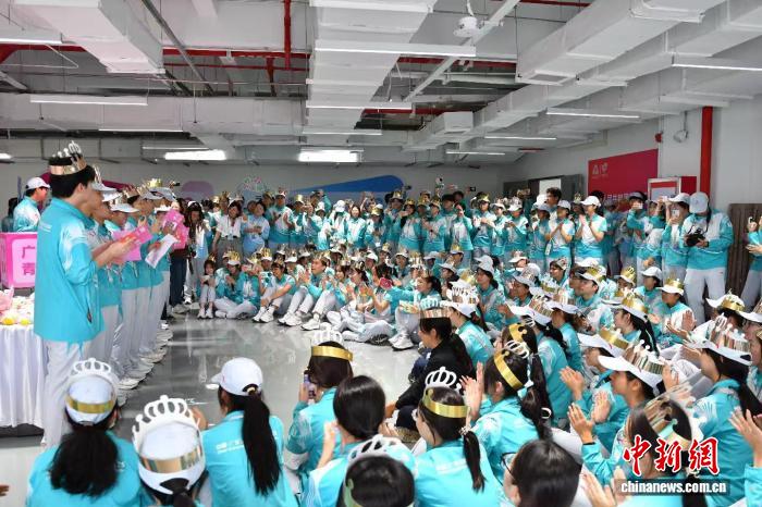 港澳青年志愿者助力十五运会服务 2950名小海豚共