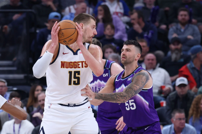 约基奇三双引领掘金横扫爵士 创生涯三节三双新