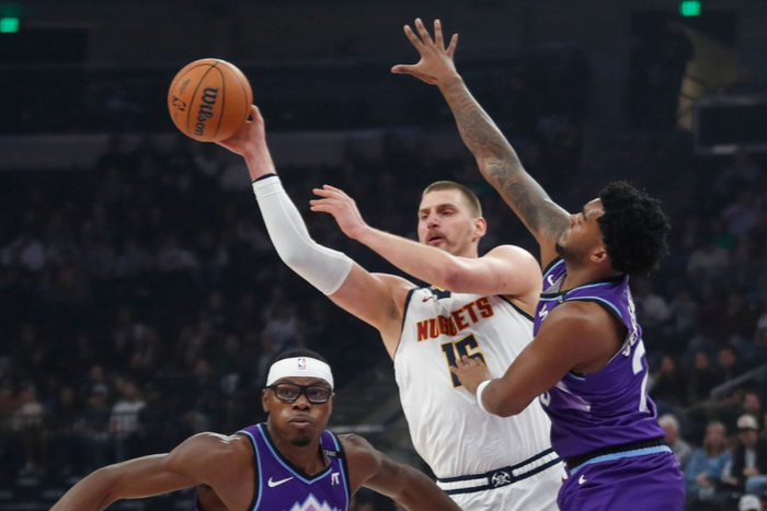 约基奇三双引领掘金横扫爵士 创生涯三节三双新